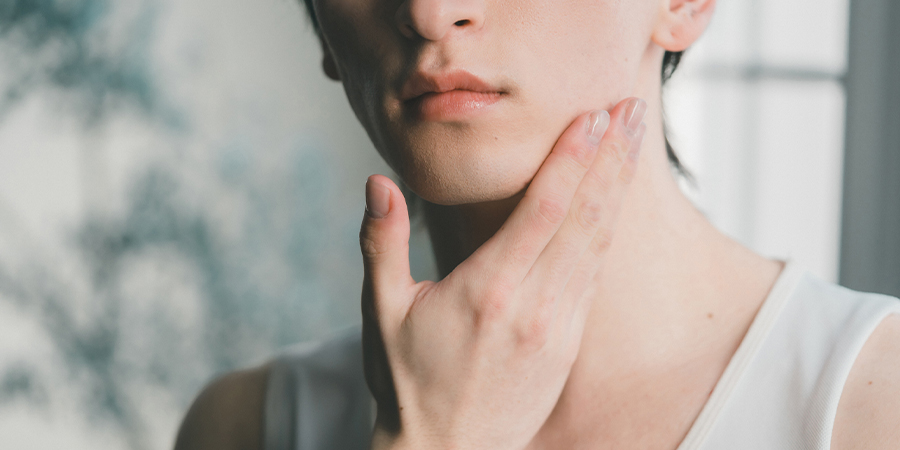 ヒゲ剃りの色素沈着は脱毛で改善する？